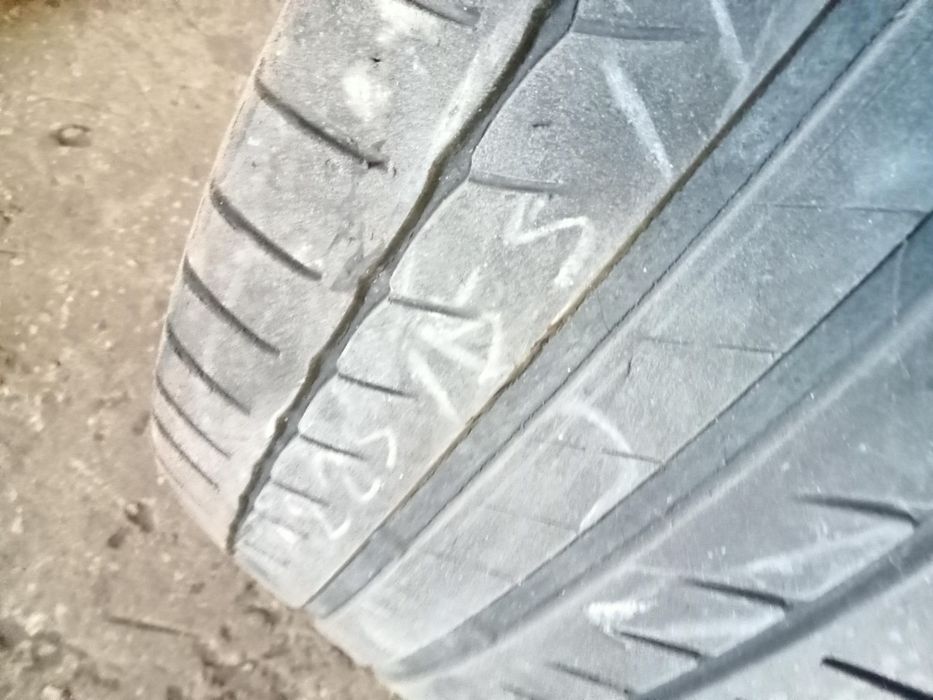 Vendo pneus de várias medidas.