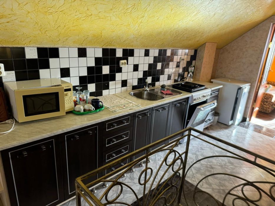 Будинковолодіння 260 м2 Берегово Стефаніка