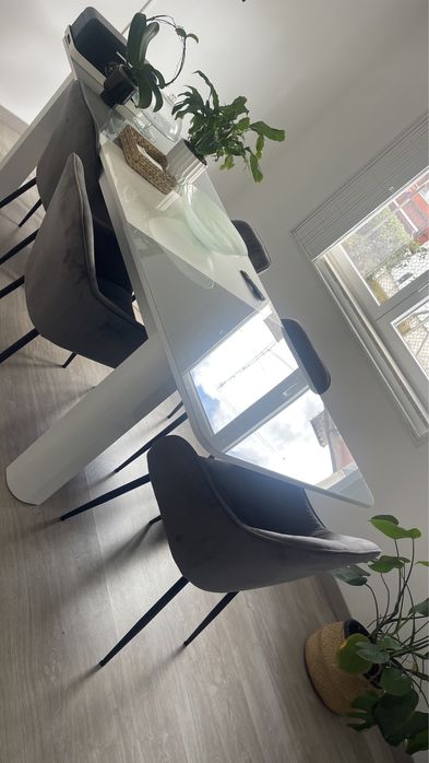 Mesa de jantar com 6 cadeiras