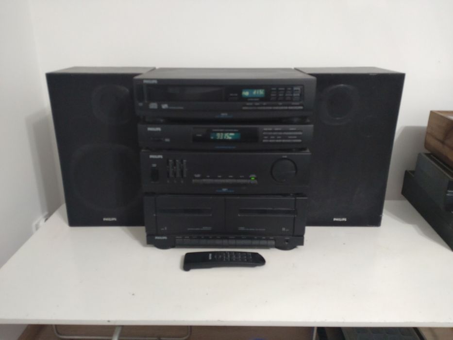 Wieża Philips z CD i pilotem