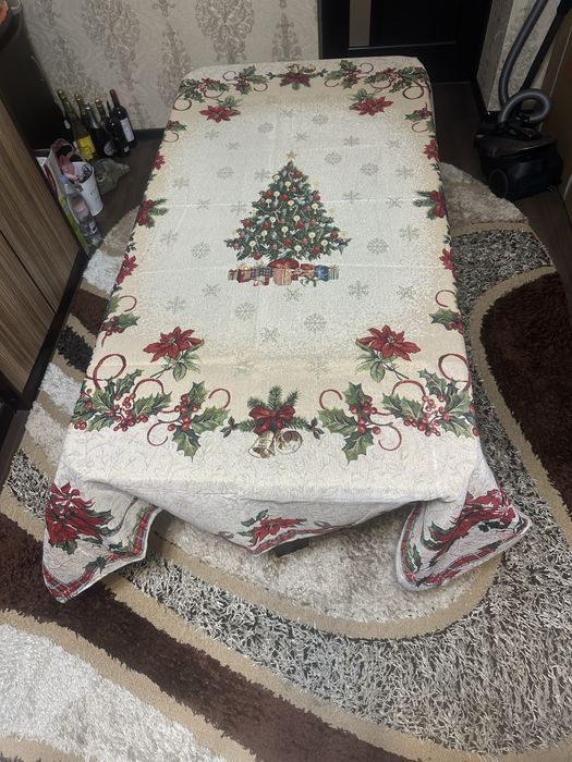 Продам  новорічні  скатертини  Габелен Акційна ціна