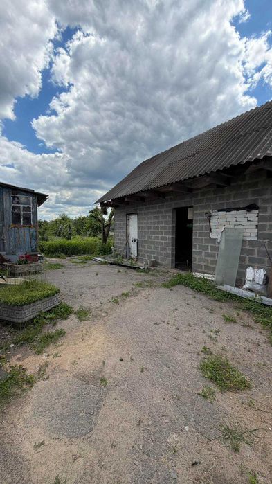 Продам крепкий дом в центре с. Буды (ул. Сковороды)