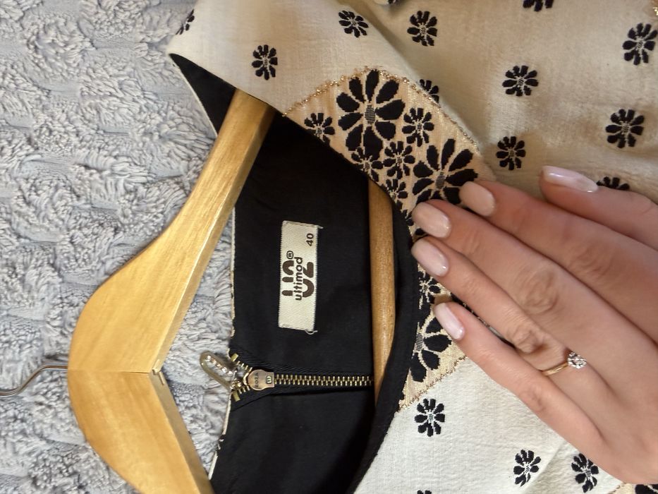 Продається сукня