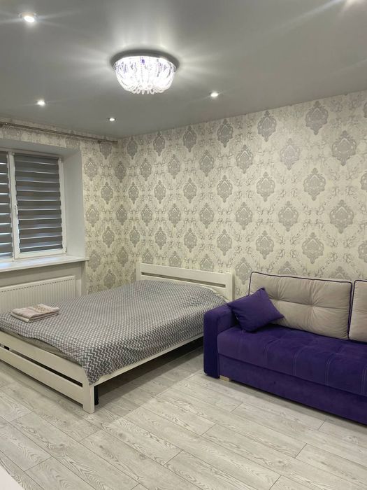 Квартира подобово карамель