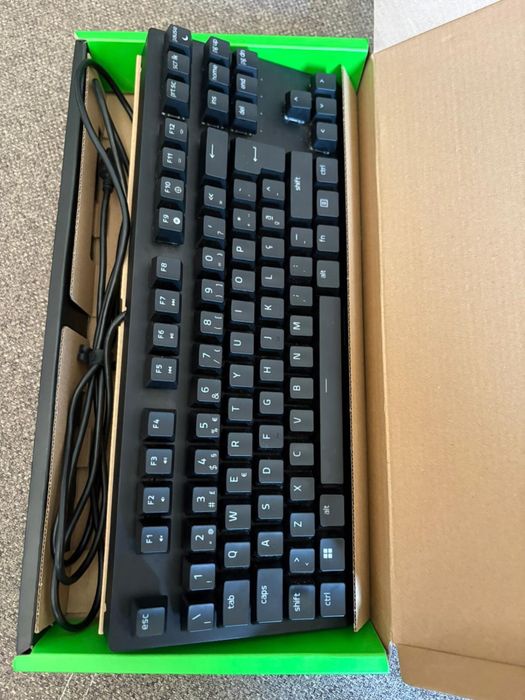 Rato Razer V3 Pro Wireless / teclado Razer Blackwidow V3 / Mousepad Razer XXL