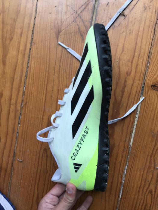 Chuteiras Adidas Turf - Quase Novas