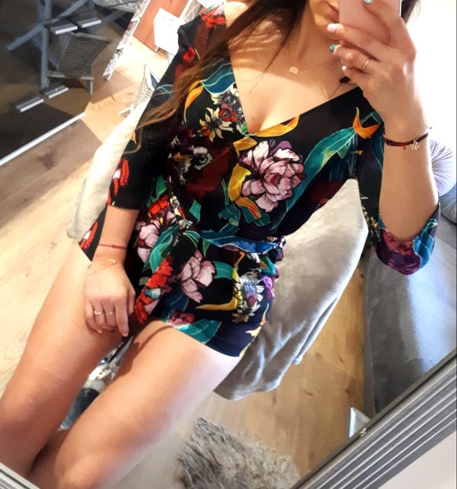 Elegancki kombinezon w kwiatki river island