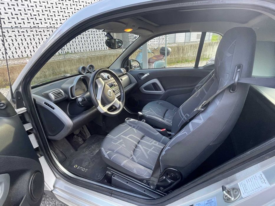 Vende-se Smart Fortwo Passion em excelente estado com muitos extras.