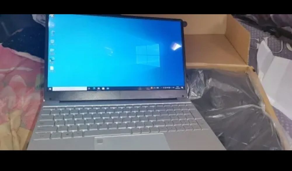 New English Keyboard Laptop in Box, Amadora64584318630017121