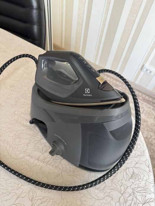 Утюг Electrolux паровая станция e8st1-xxxx