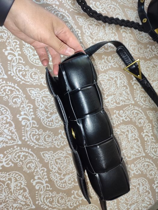 Жіноча сумочка плетена кросбоді