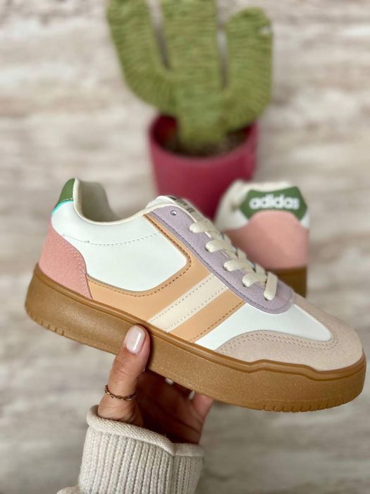 Sapatilhas adidas novas