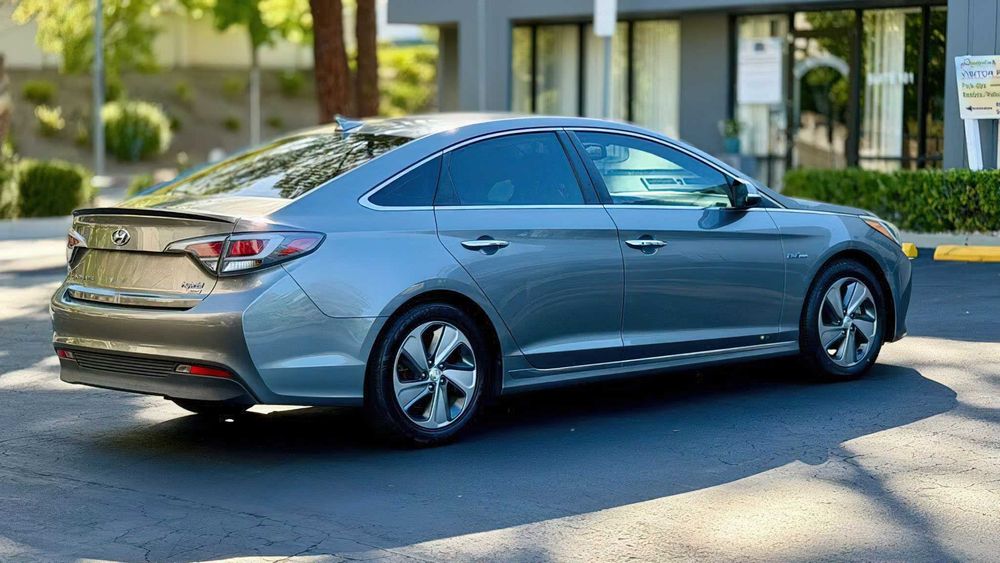 Hyundai Sonata Limited      2017