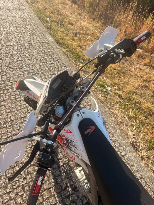 AJP  PR3   125cc