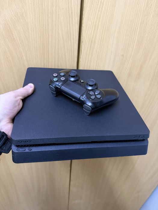 Sony PlayStation 4  slim 500