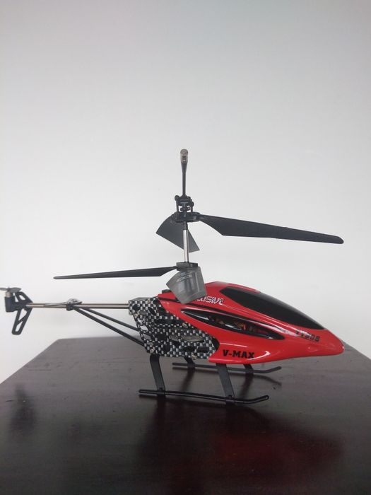 Remote-controlled helicopter, not working437155502972610560