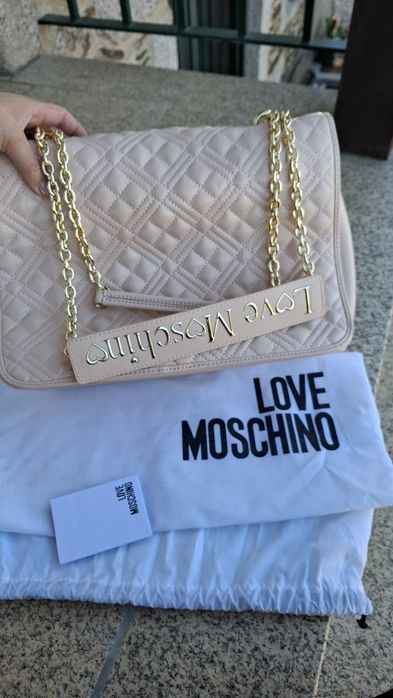 Saco love Moschino