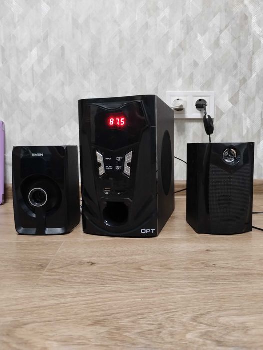 Муз центр сабвуфер + 2 АС ( Блютуз / USB / SD-TF-карта / AUX / тюнер)