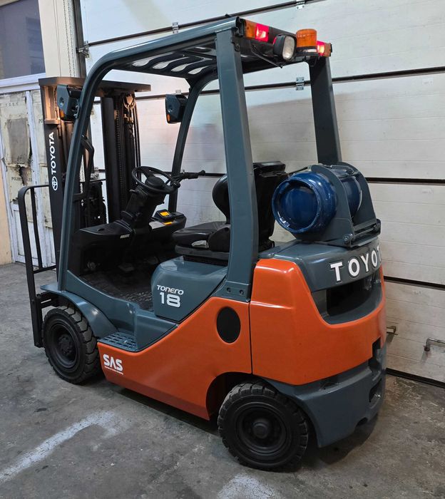Навантажувач вилковий, газовий 1.8 тонн, Toyota 02-8FGF18 Триплекс