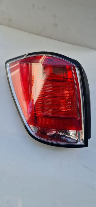 farol Farolim trás OPEL ASTRA H  ESQUERDO/DIREITO carrinha SW   NOVO