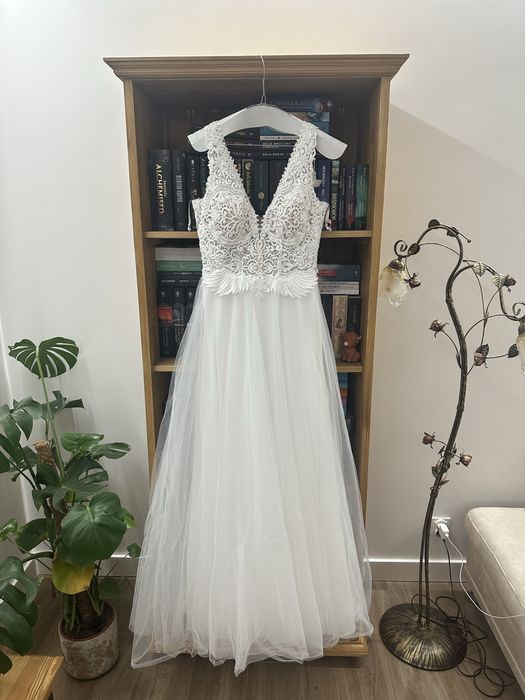 Suknia ślubna „The One” + dwa welony