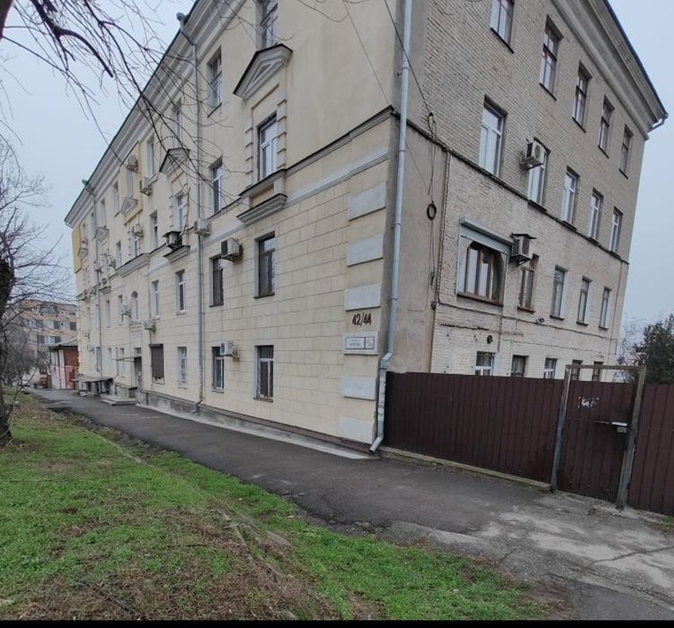 Продам 1 комнатная смарт квартира метро Вокзальная (Южный Вокзал) Экв. 10600 у.е.