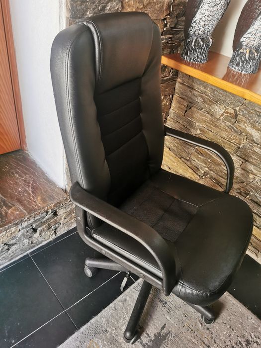 Cadeira de escritório com rodas