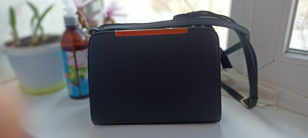 Продам нову сумку .