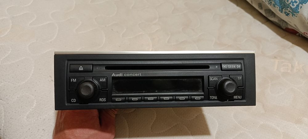 Магнітола Audi  А4Б6 з рамкою
