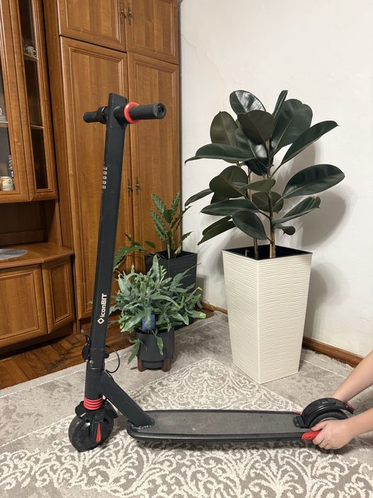 Електросамокат iconBIT Kick Scooter TT V3