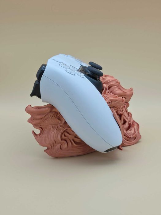Oni mask PS5 pad holder
