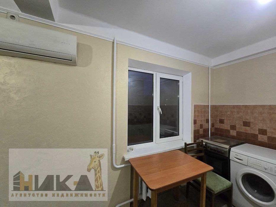 Продам 2-х кімнатну квартиру вул. Лахтінська