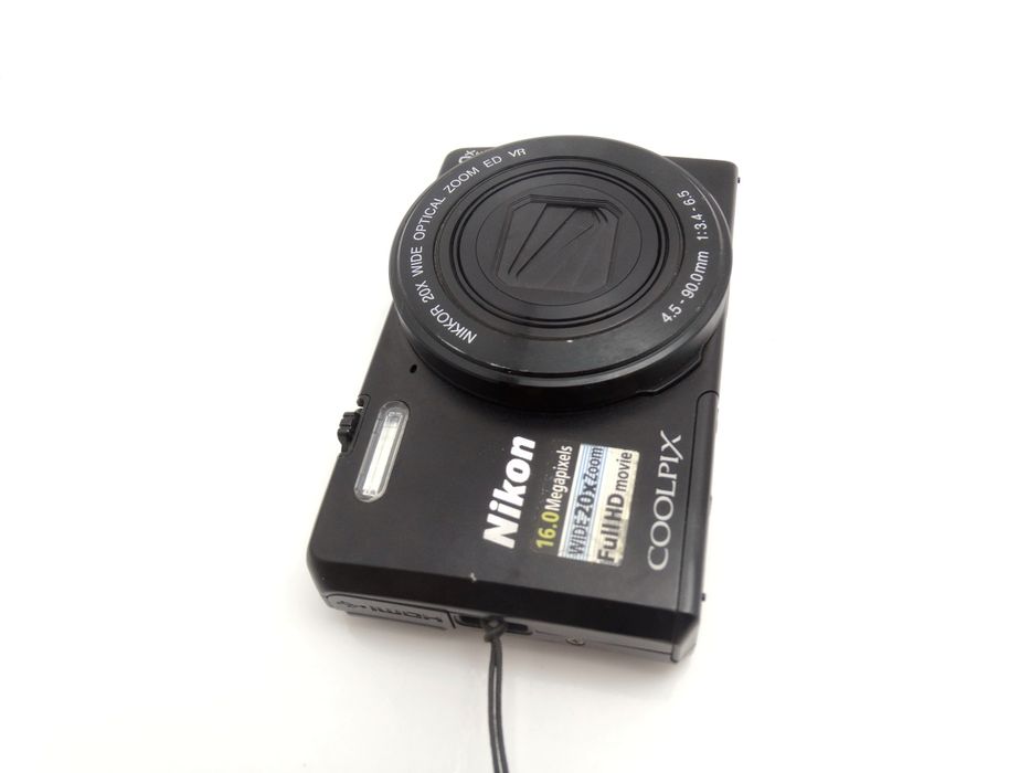 Nikon Coolpix S7000 16Мп/ Wi-Fi/ NFC/ Full HD гарний стан