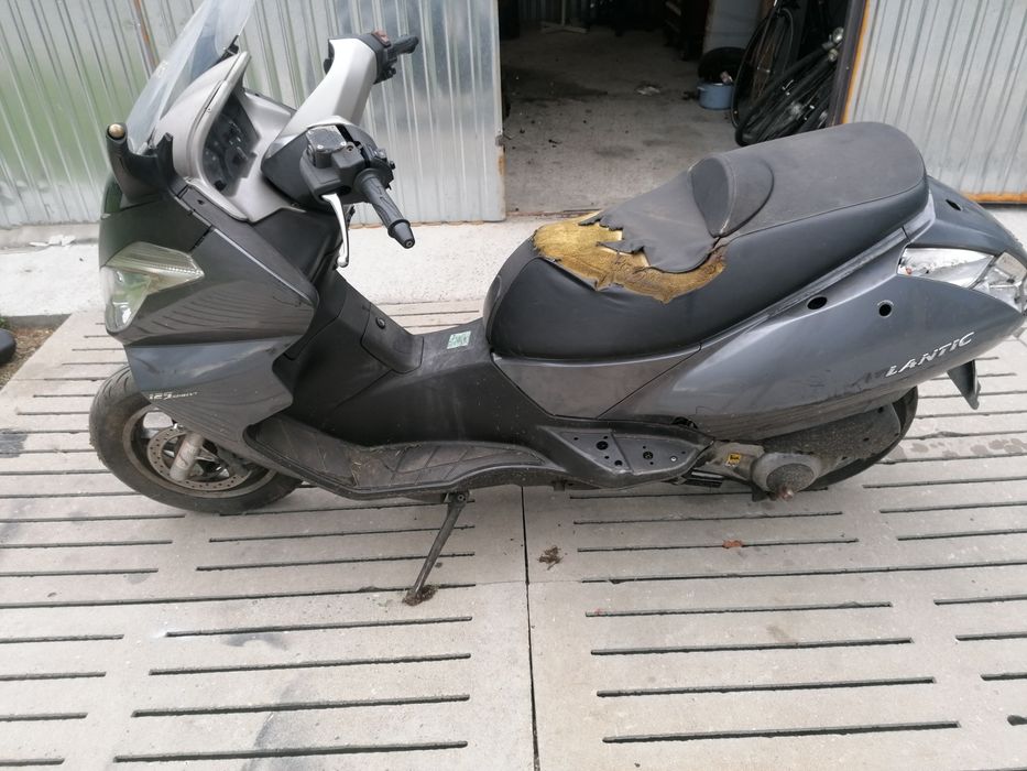 Aprilia Atlantic silnik, plastiki, lagi, licznik, lampy