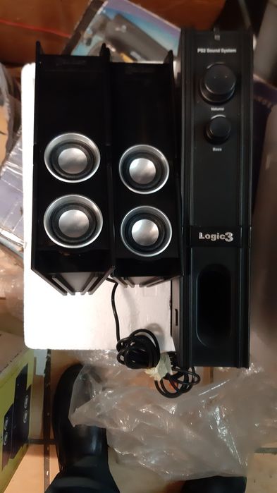Sistema de som Logic3 para o console PlayStation 2 Slim.