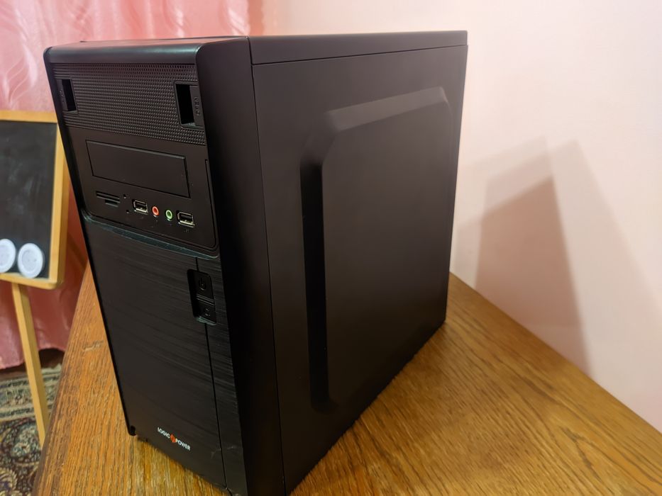 Продаю майже новий комп'ютер