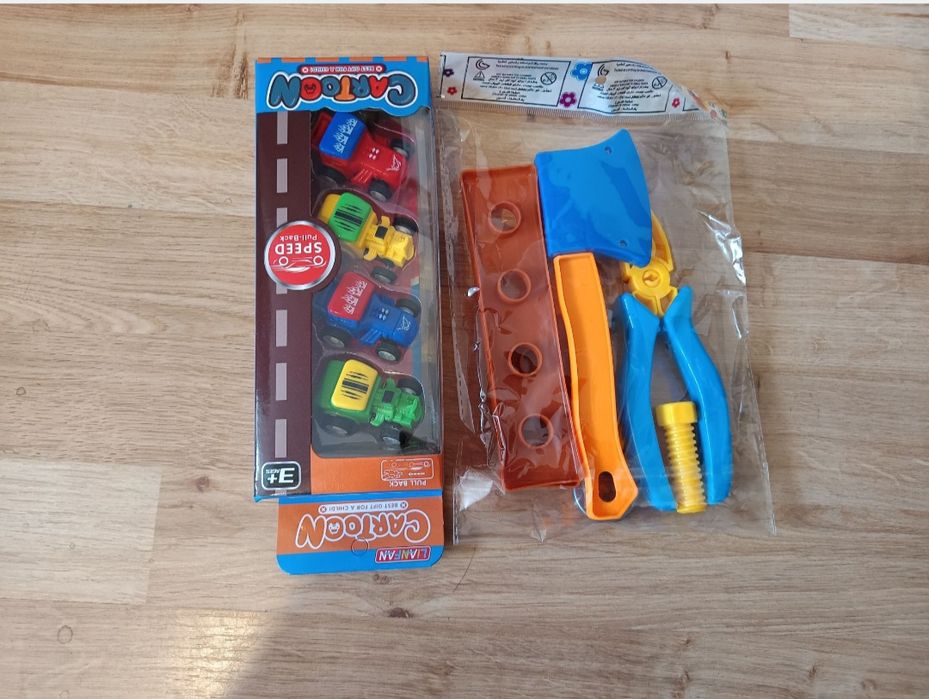Nr219) zestaw majsterkowicza autka plastikowe