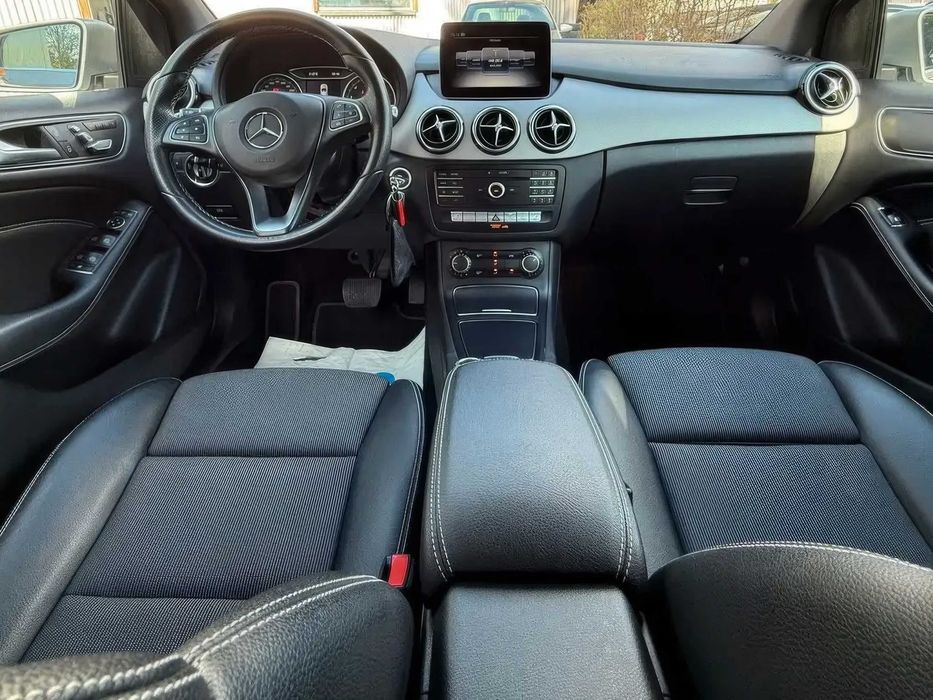 Mercedes-Benz B200      2018