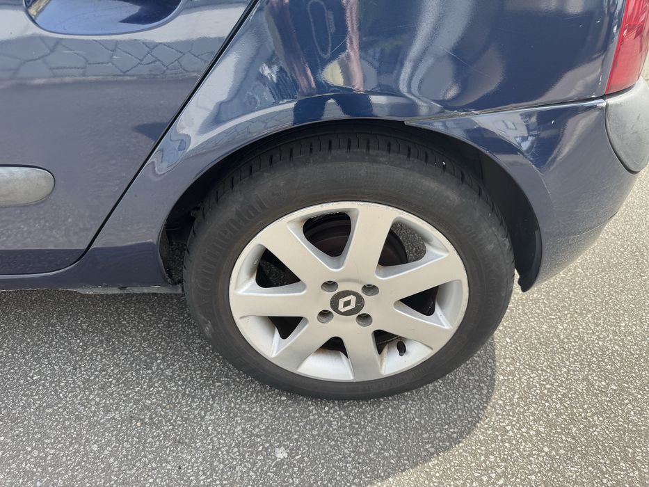 Renault Clio a disel de 5 portas 1.5 DCI