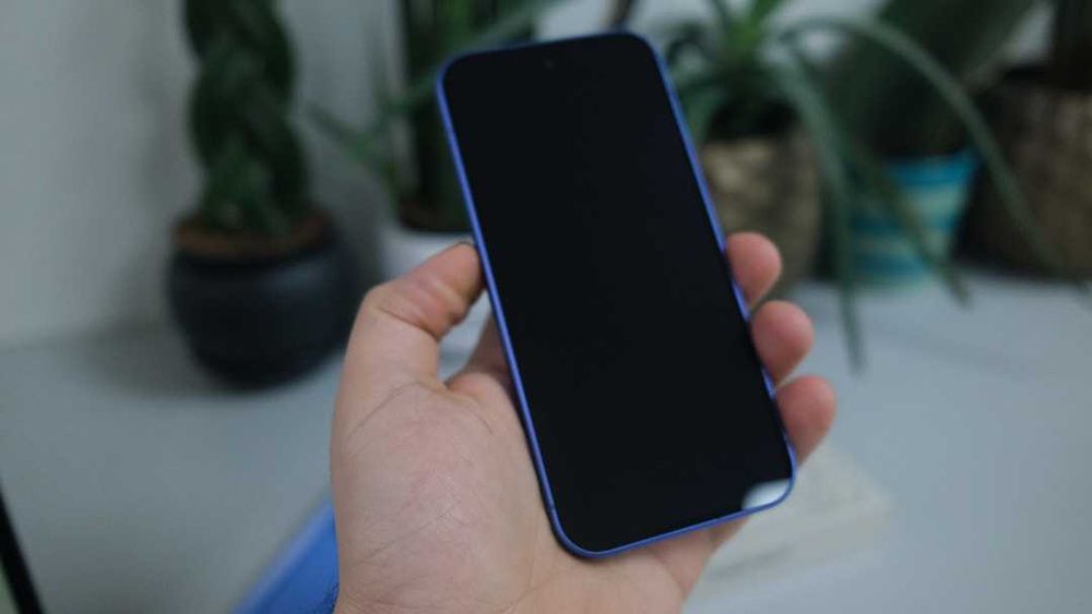 Google Pixel 10 12/128GB (Indigo) New open box