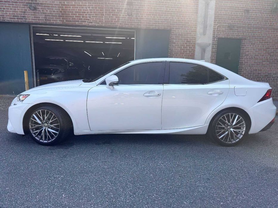 Lexus IS 300      2016