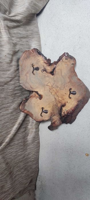 Cabide artesanal com chaveiro