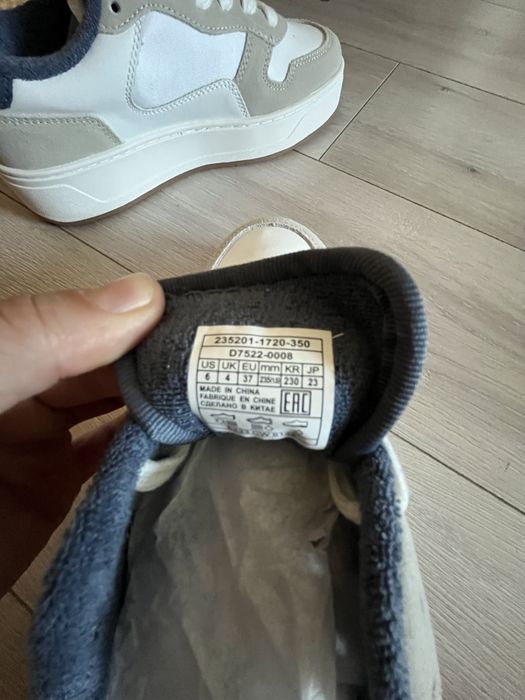 Nowe modne buty Levis