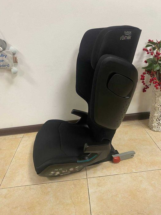 Автокрісло BRITAX ROMER KIDFIX M I-Size Група 2/3 (15-36кг) бустерv