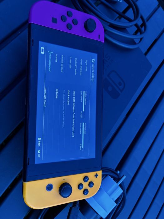 Nintendo Switch + microSD 128 GB – bardzo dobry stan