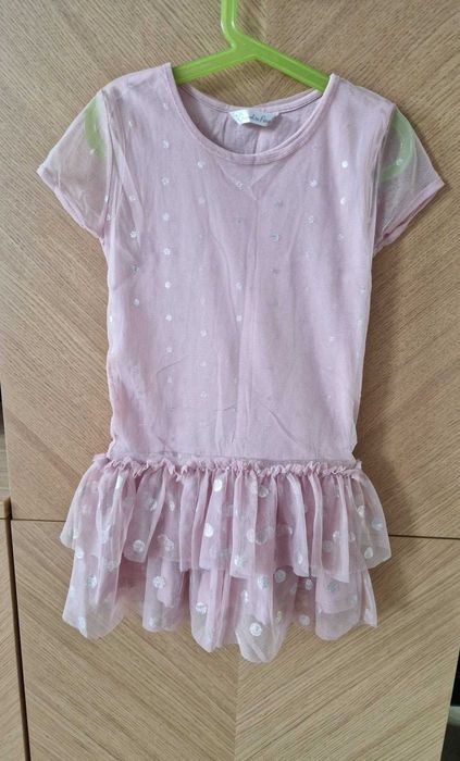 Sukienka Elegancka rozmiar 122 cm marki Dressed to Party