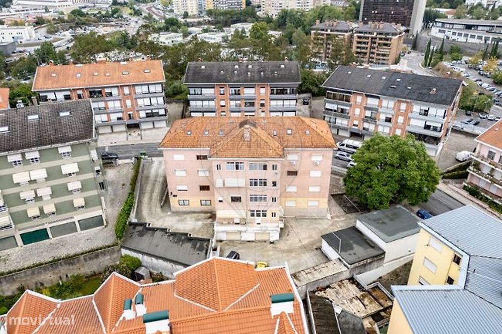 Apartamento T4 para arrendamento