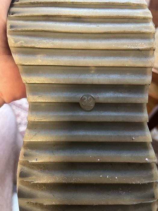 Продам детские ботинки зимние