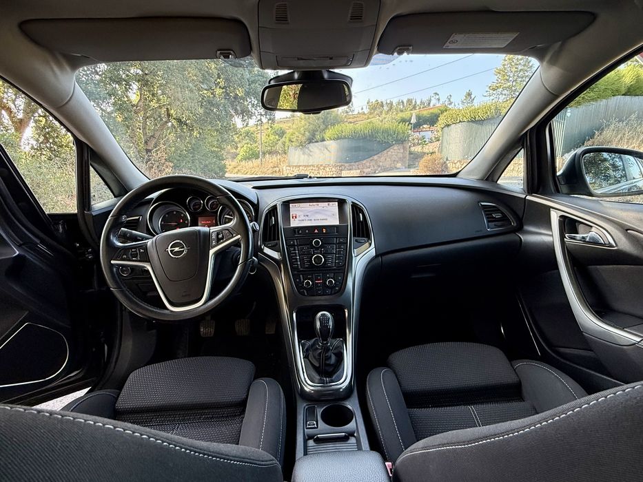 Opel Astra Sports Tourer — fotografia 8