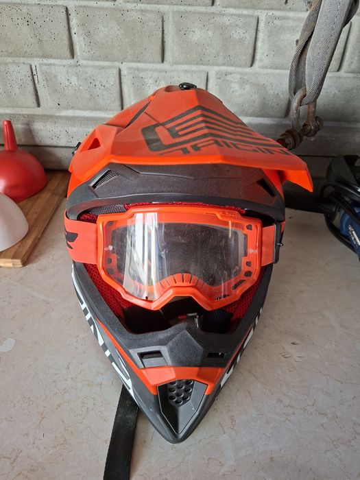 Cross 250 alfarad